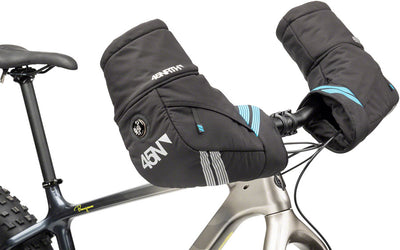45NRTH Cobrafist Flat Bar Pogies - Black