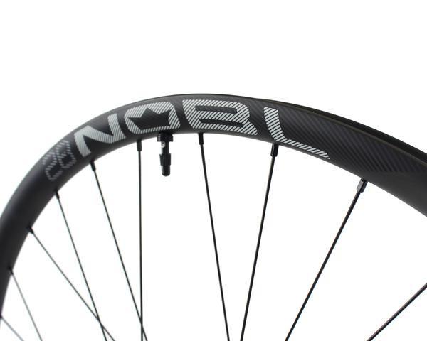 NOBL TR28 29" Carbon Mountain Wheelset - 1631g