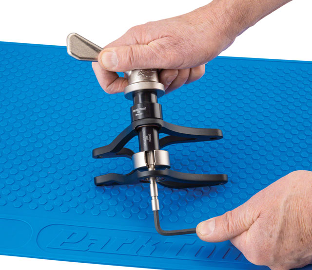 Park OM-2 Bench Mat - 15" x 24.5", Blue-2
